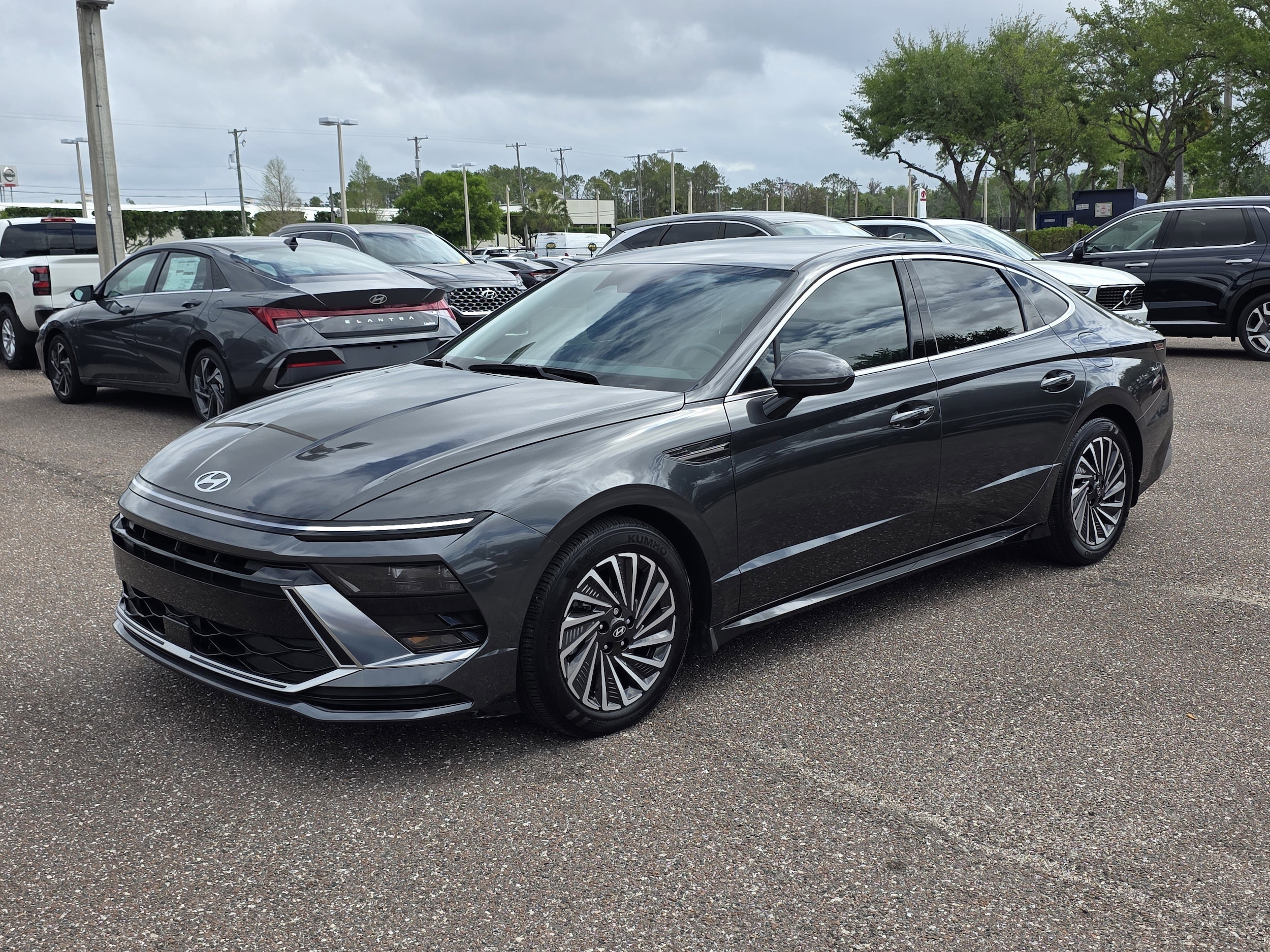 2025 Hyundai Sonata SEL's photo