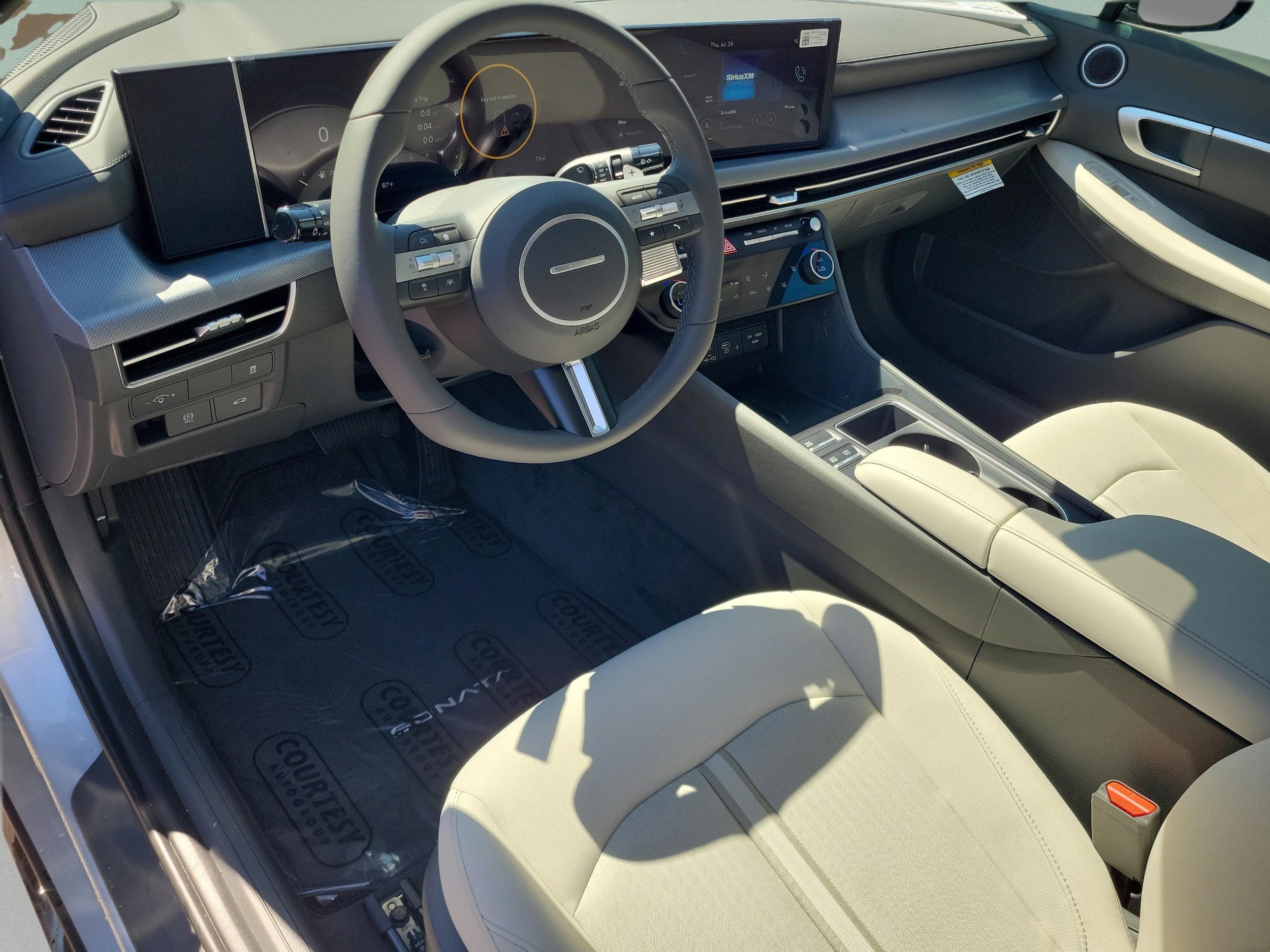 2025 Hyundai Sonata SEL - Photo 15