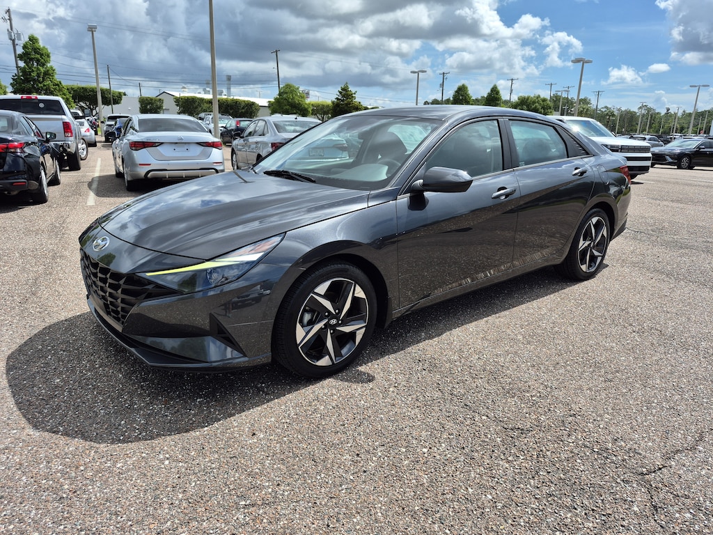Used 2023 Hyundai Elantra SEL Sedan