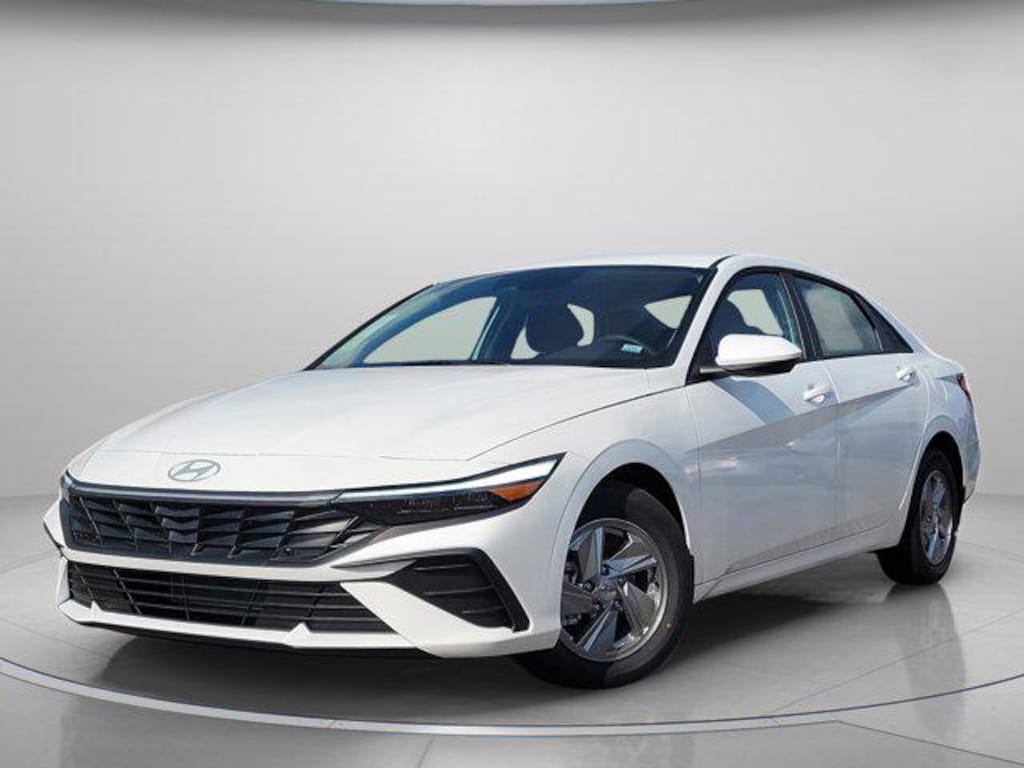 New 2026 Hyundai Elantra SE Sedan