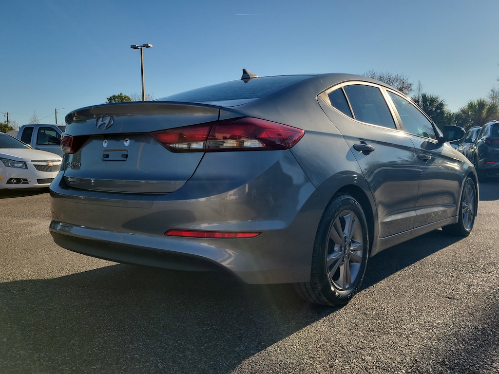 Used 2017 Hyundai Elantra SE Sedan