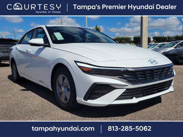 2025 Hyundai Elantra SE photo 2
