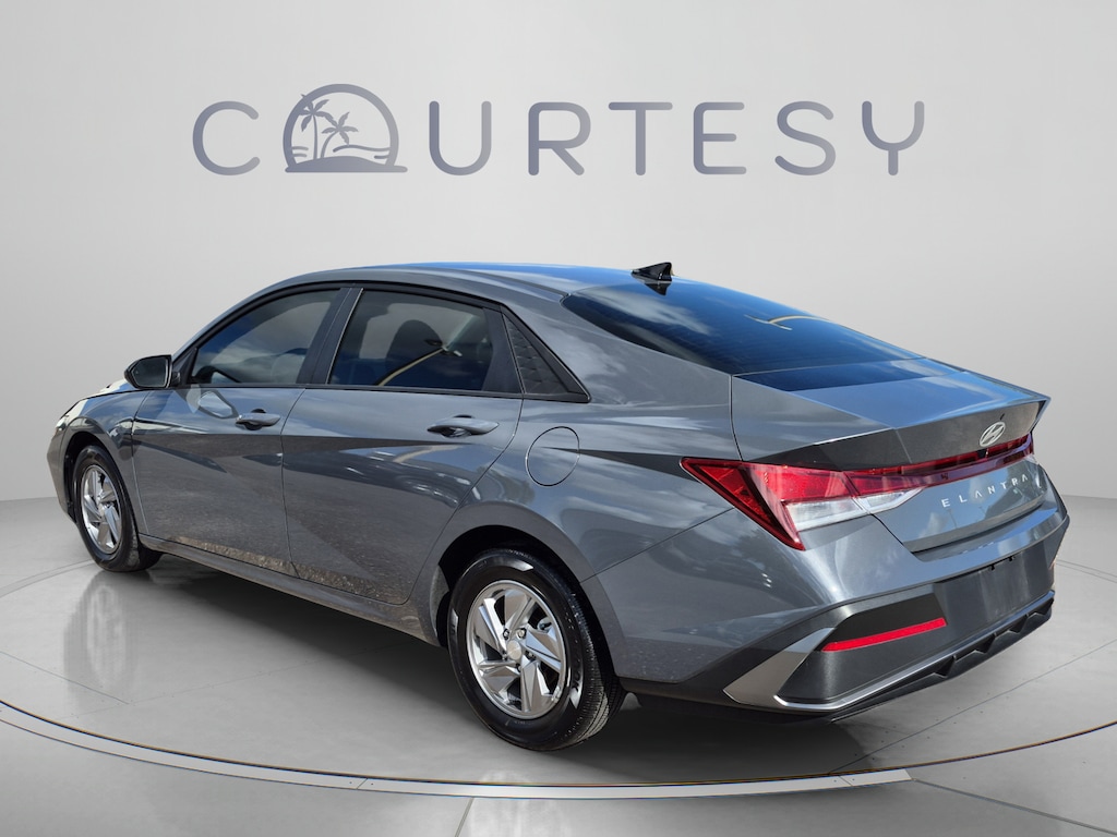 Certified 2025 Hyundai Elantra SE Sedan