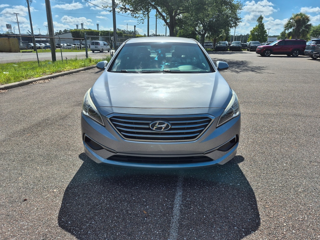 Used 2016 Hyundai Sonata SE Sedan