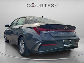 2026 Hyundai Elantra SE Sedan