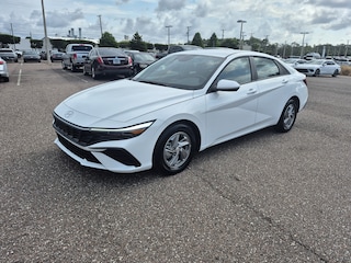 2025 Hyundai Elantra SE Sedan