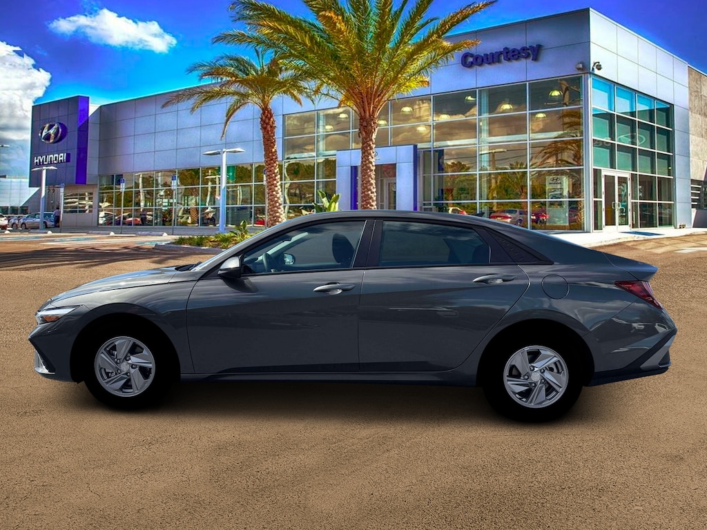 New 2026 Hyundai Elantra SE Sedan