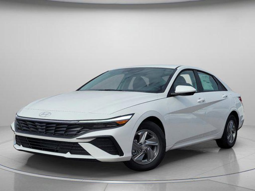 New 2026 Hyundai Elantra SE Sedan