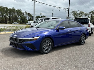 2024 Hyundai Elantra SEL Sedan