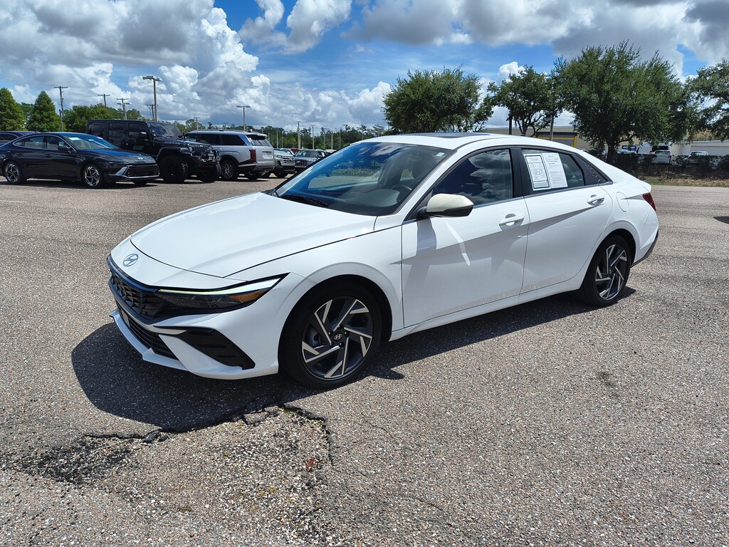 Certified 2025 Hyundai Elantra Limited Sedan