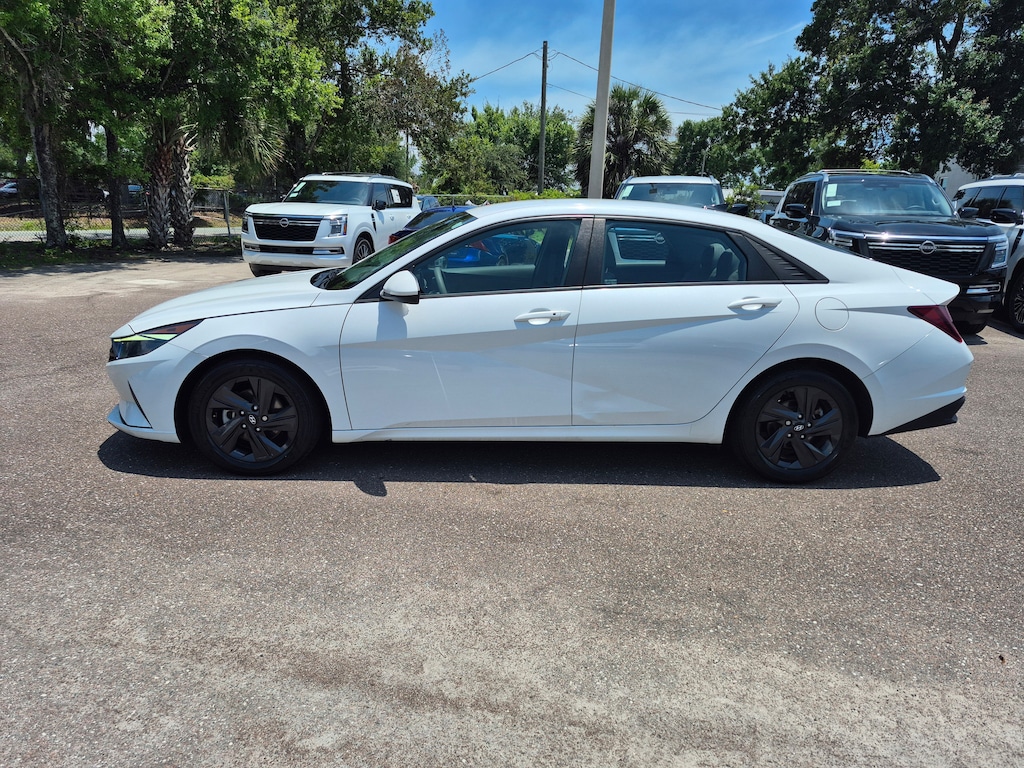 Used 2022 Hyundai Elantra SEL Sedan