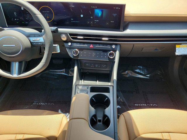 2025 Hyundai Sonata Hybrid Limited - Photo 18