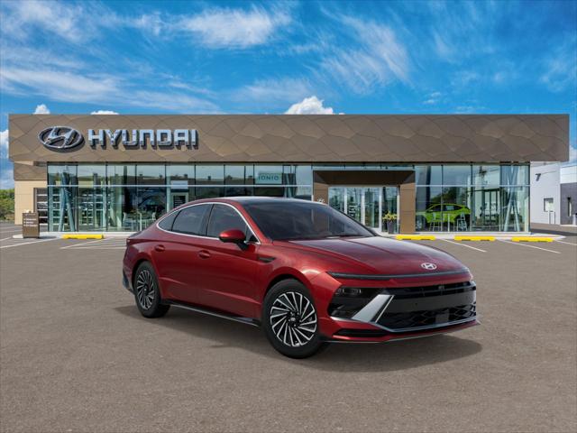 2025 Hyundai Sonata Hybrid Limited photo 2