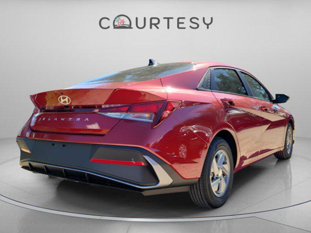 New 2026 Hyundai Elantra SE Sedan