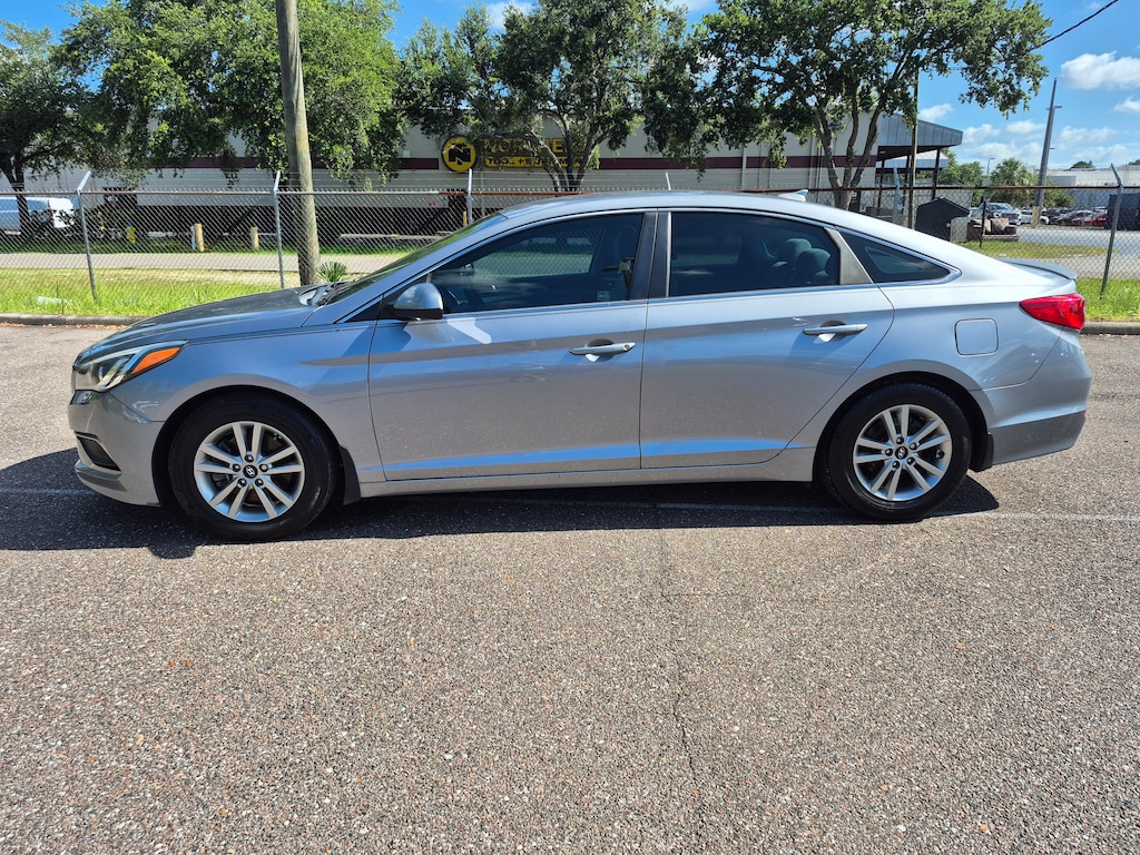 Used 2016 Hyundai Sonata SE Sedan