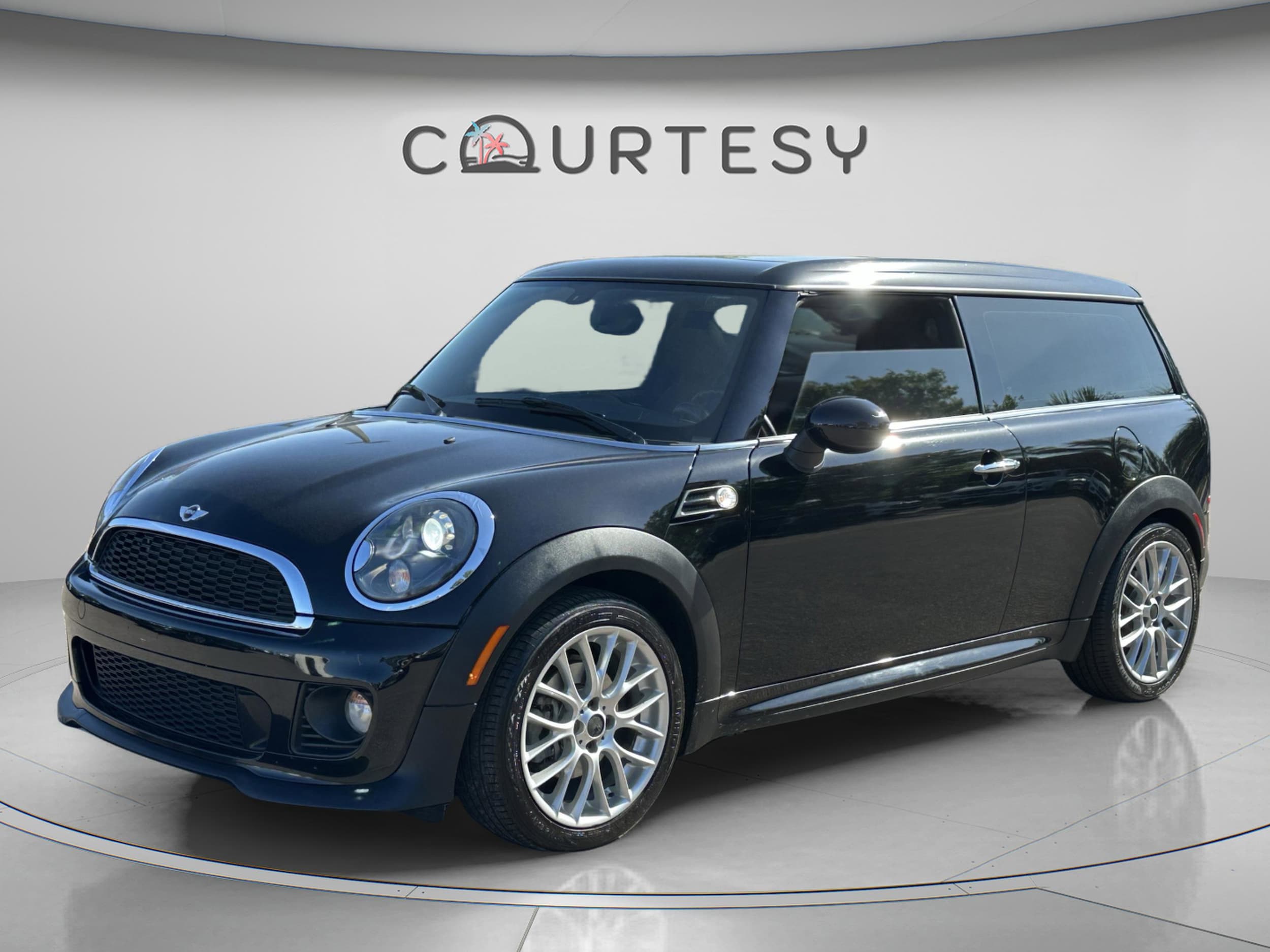 2014 MINI Cooper Clubman's photo
