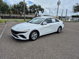 2025 Hyundai Elantra SE Sedan