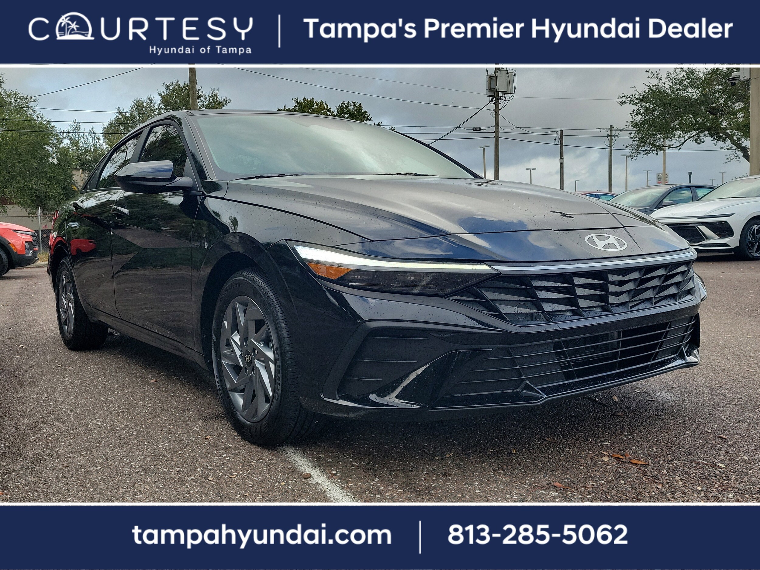 2025 Hyundai Elantra Hybrid photo 2