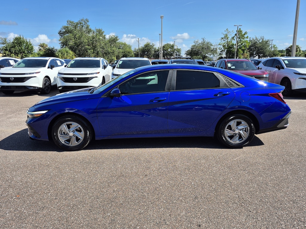 Used 2025 Hyundai Elantra SE Sedan