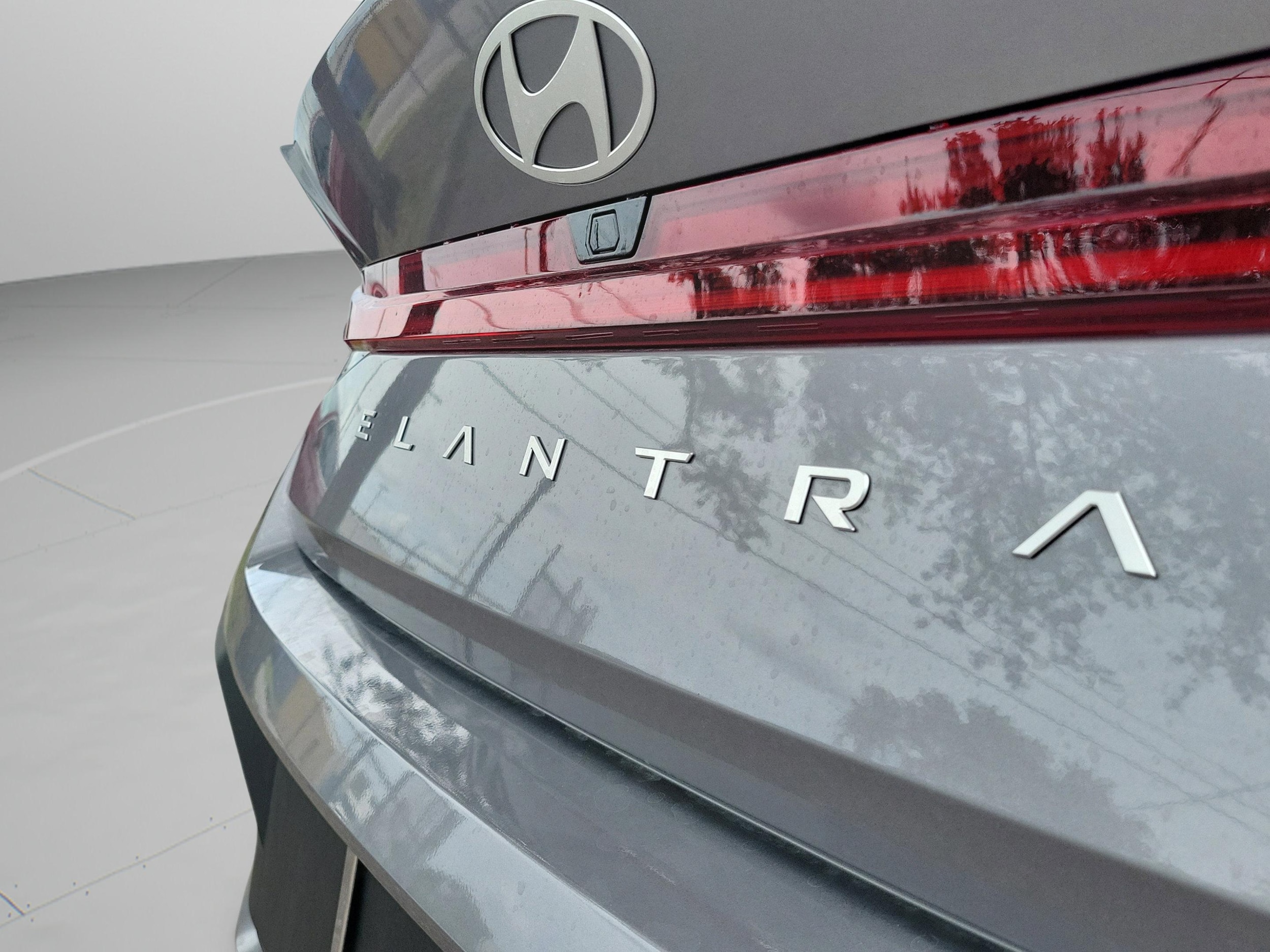 2025 Hyundai Elantra Blue - Photo 32