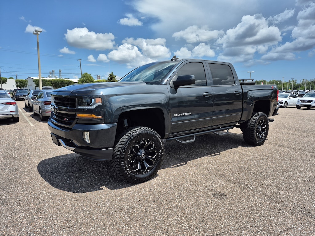 Used 2018 Chevrolet Silverado 1500 LT w/2LT Truck Crew Cab