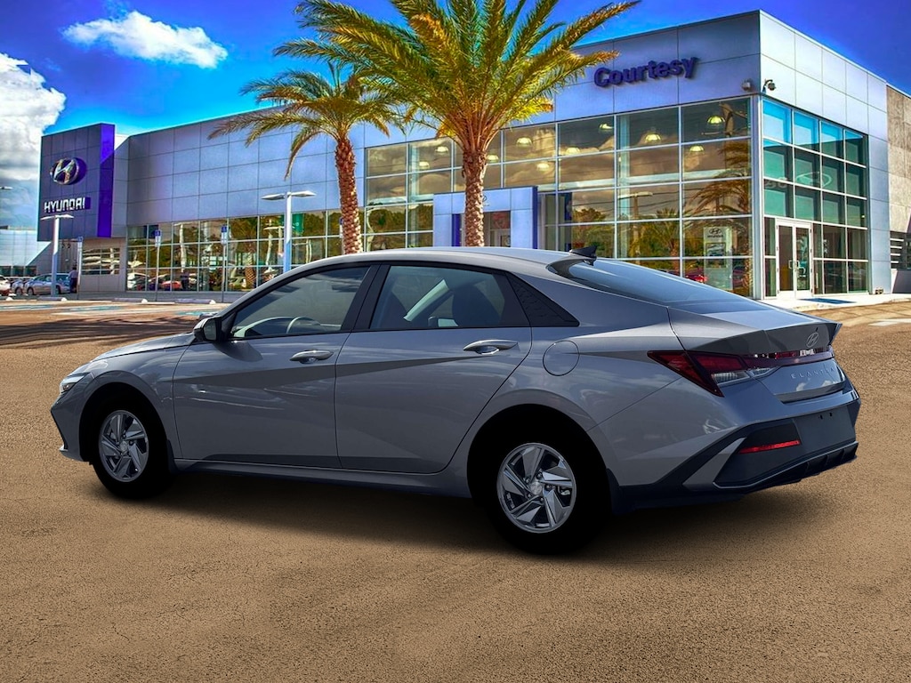 New 2026 Hyundai Elantra SE Sedan