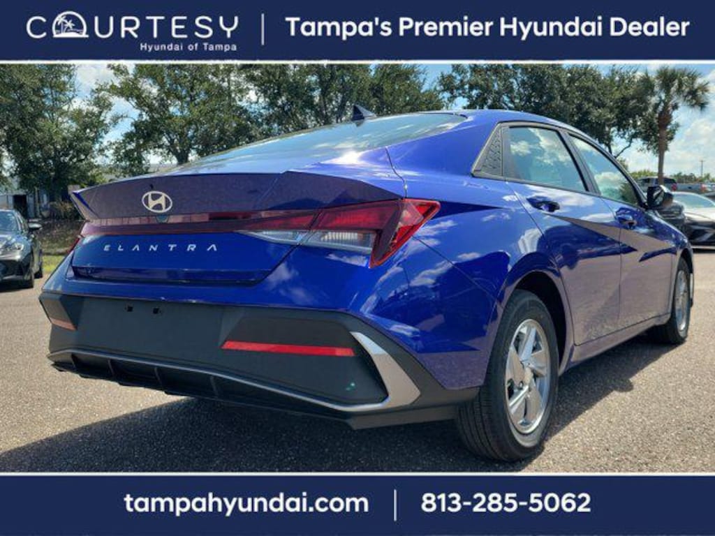 New 2025 Hyundai Elantra SE Sedan