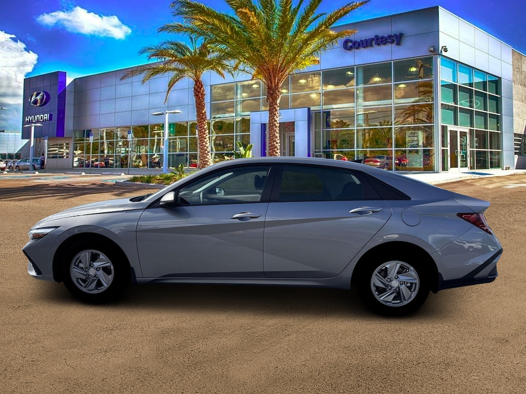 New 2026 Hyundai Elantra SE Sedan