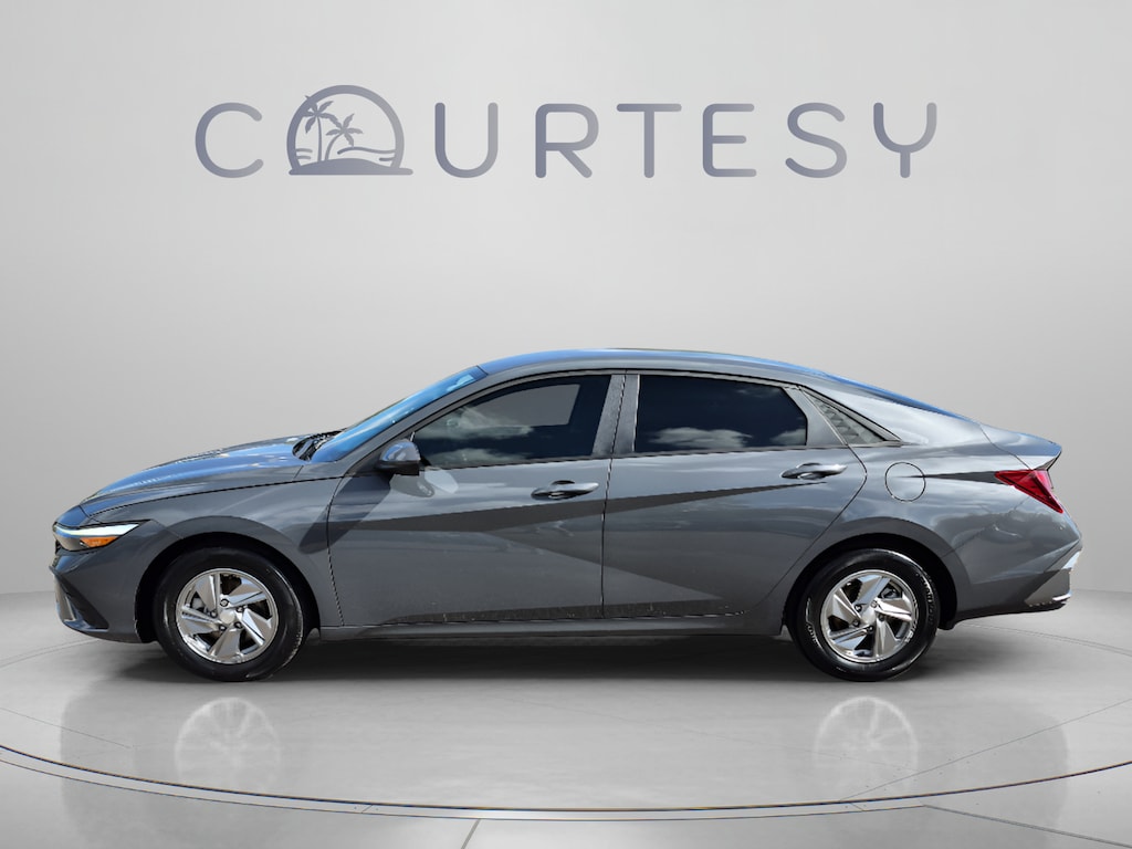 Certified 2025 Hyundai Elantra SE Sedan