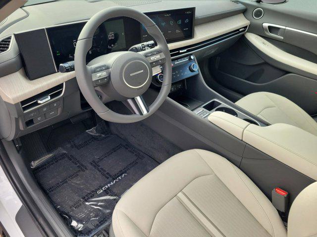 2025 Hyundai Sonata Hybrid SEL - Photo 16