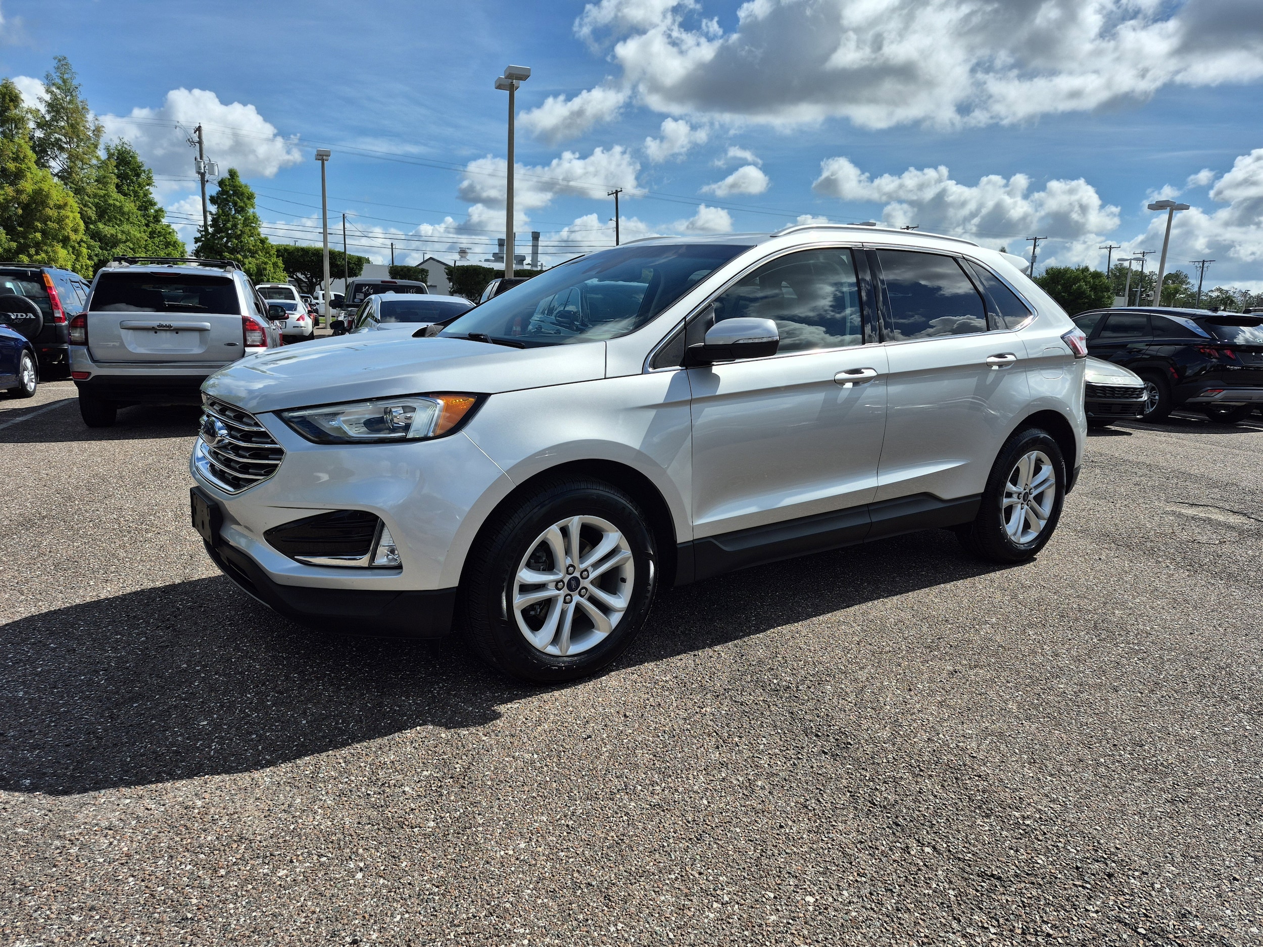 2019 Ford Edge SEL's photo