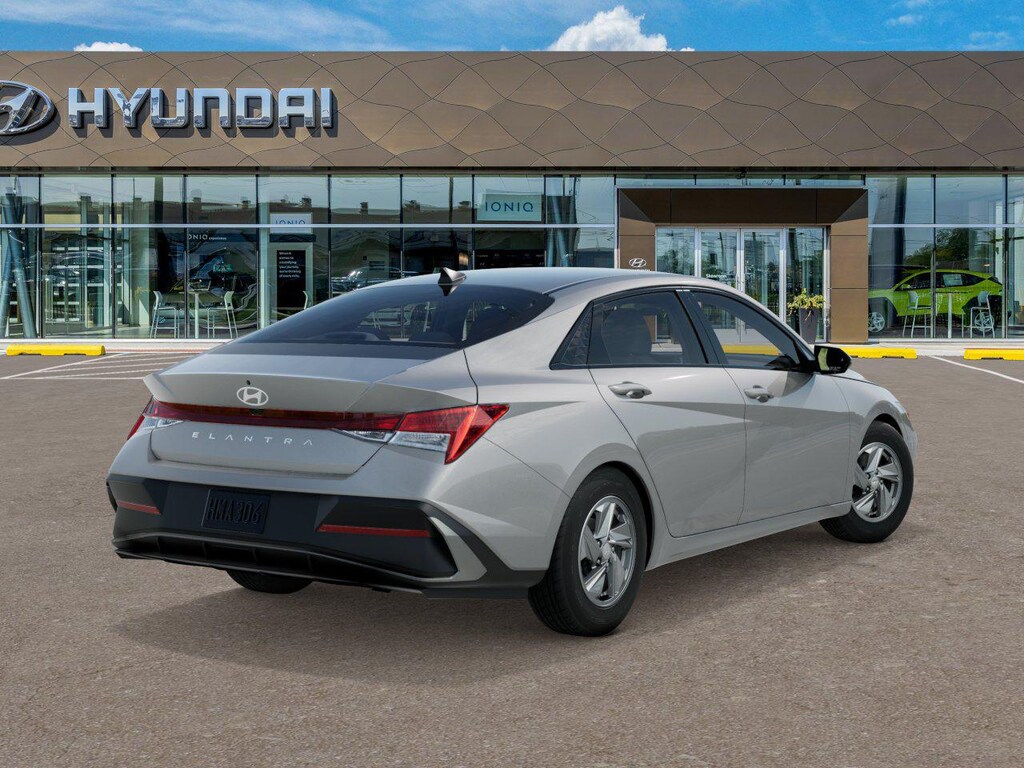 New 2026 Hyundai Elantra SE Sedan