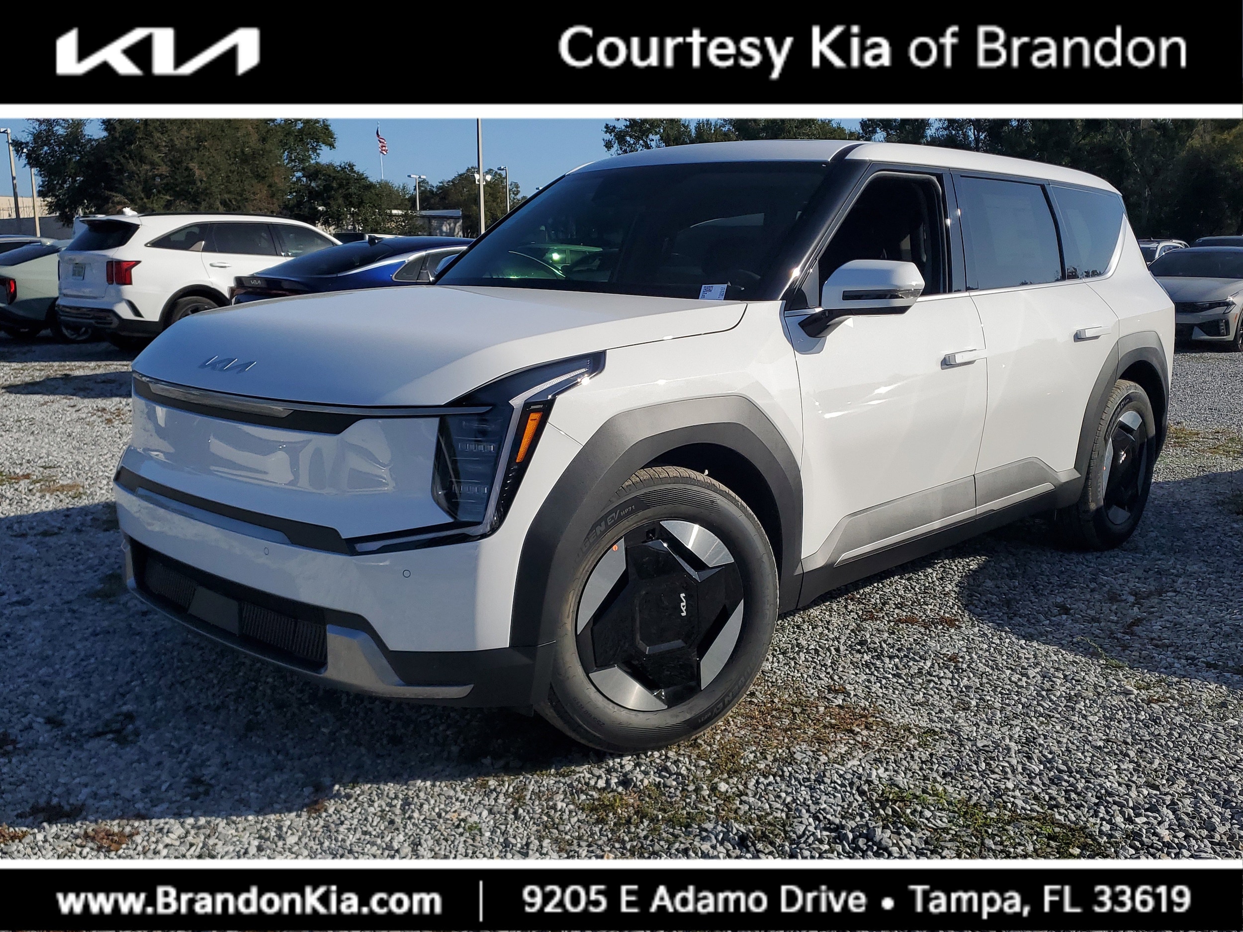 2026 Kia EV9 Light L/R's photo