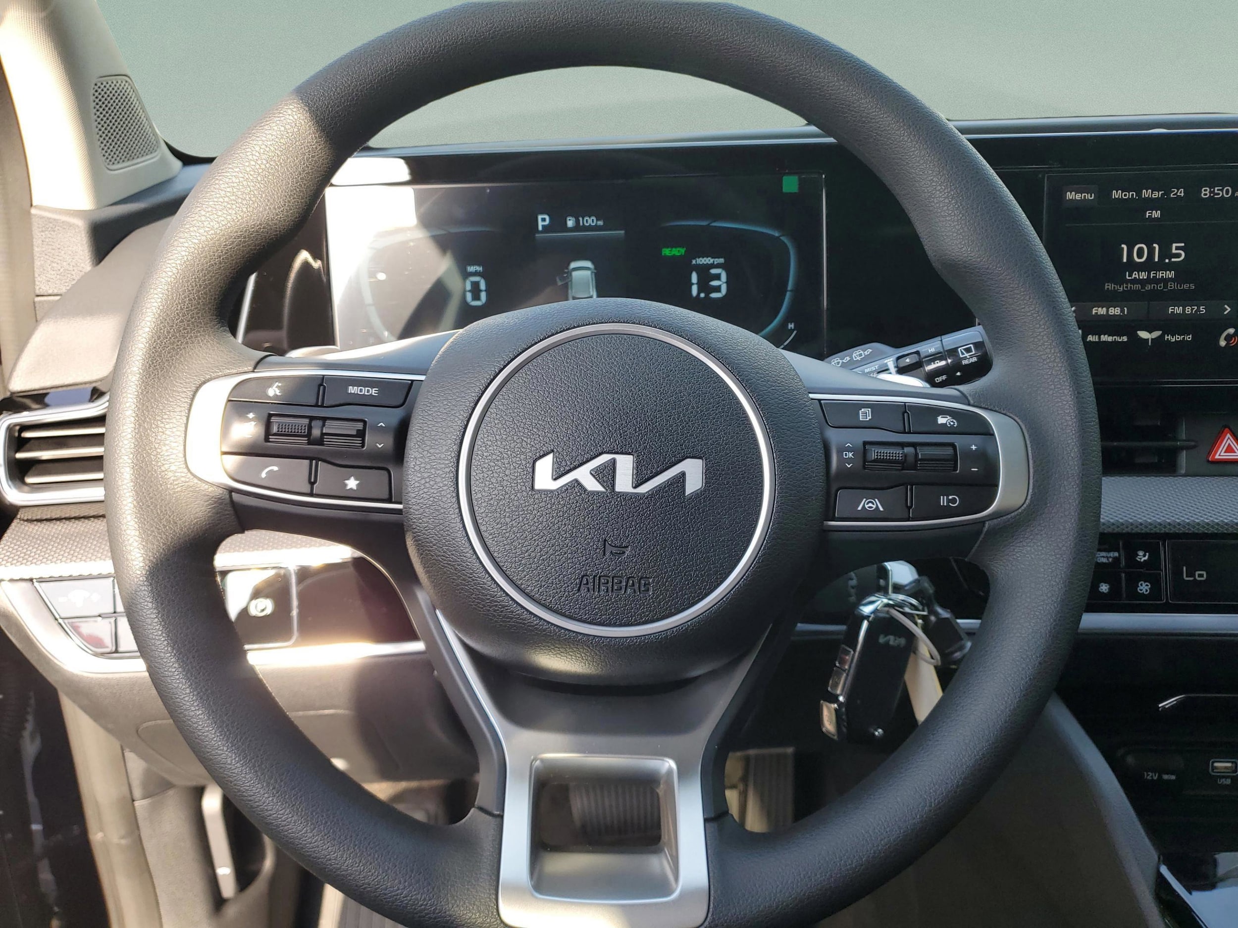 2025 Kia Sportage LX Hybrid - Photo 17