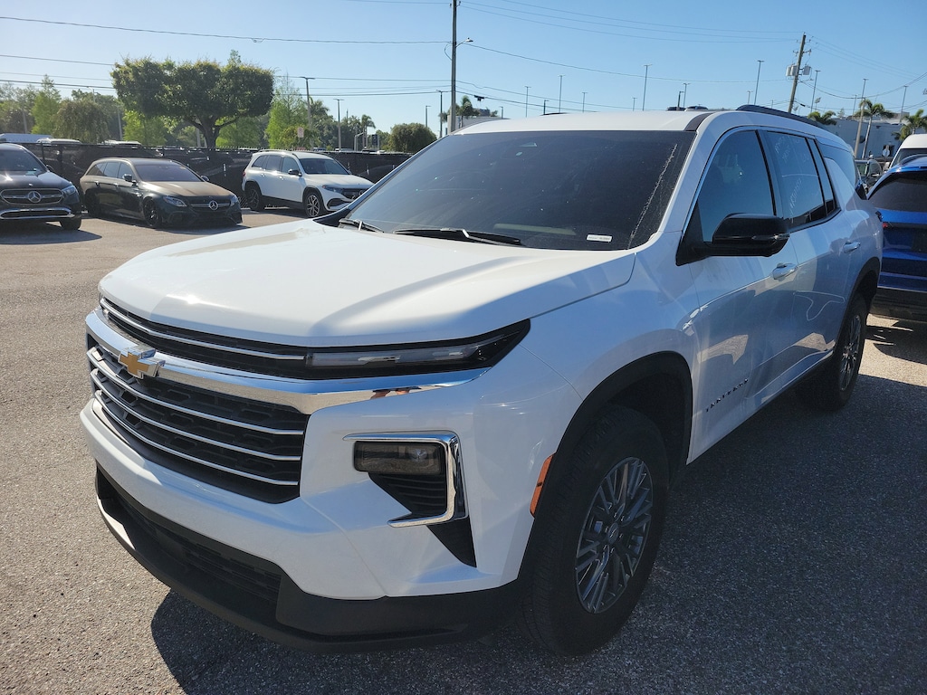 Used 2024 Chevrolet Traverse LT SUV