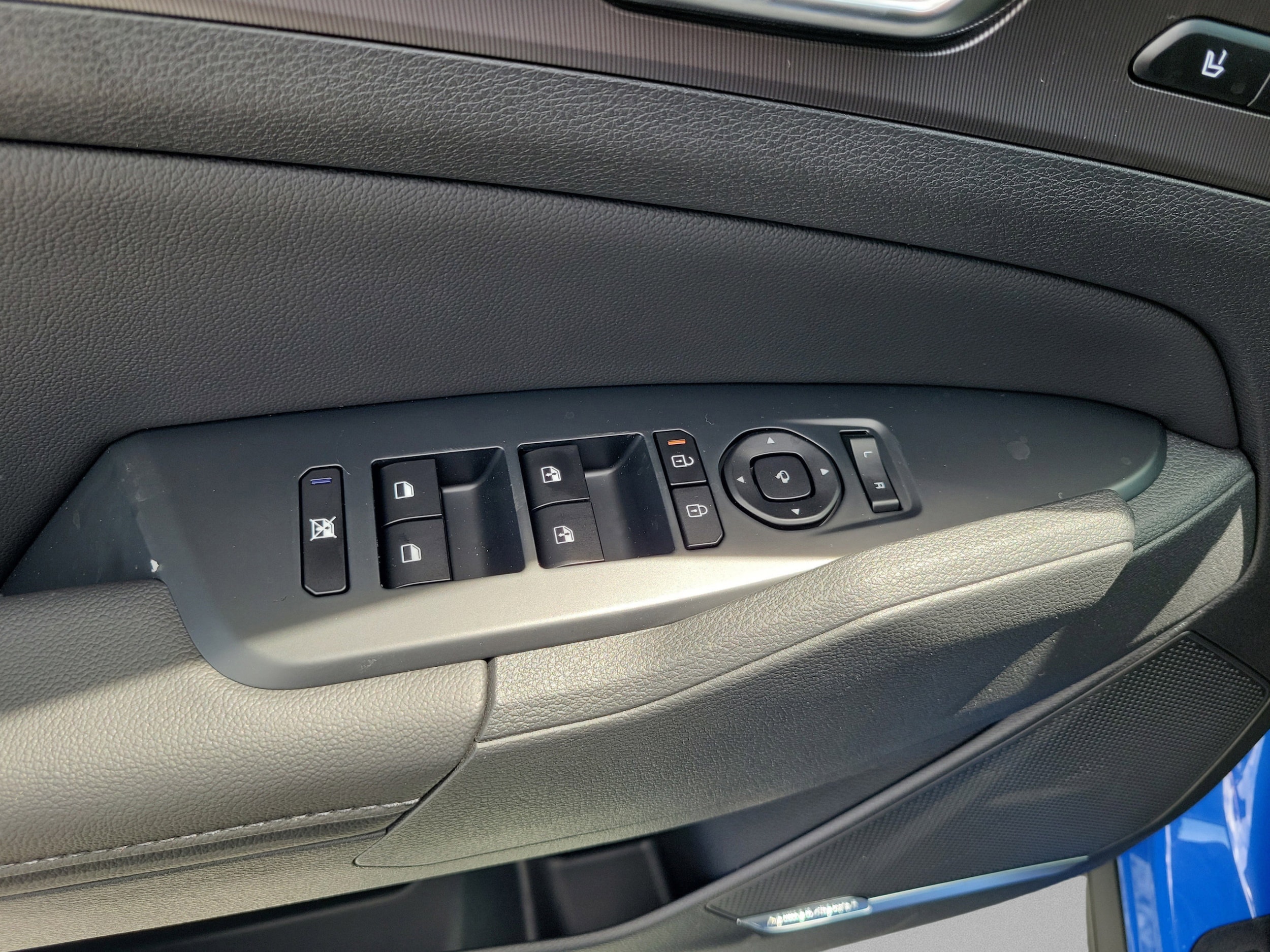 2026 Kia Sportage SX - Photo 17