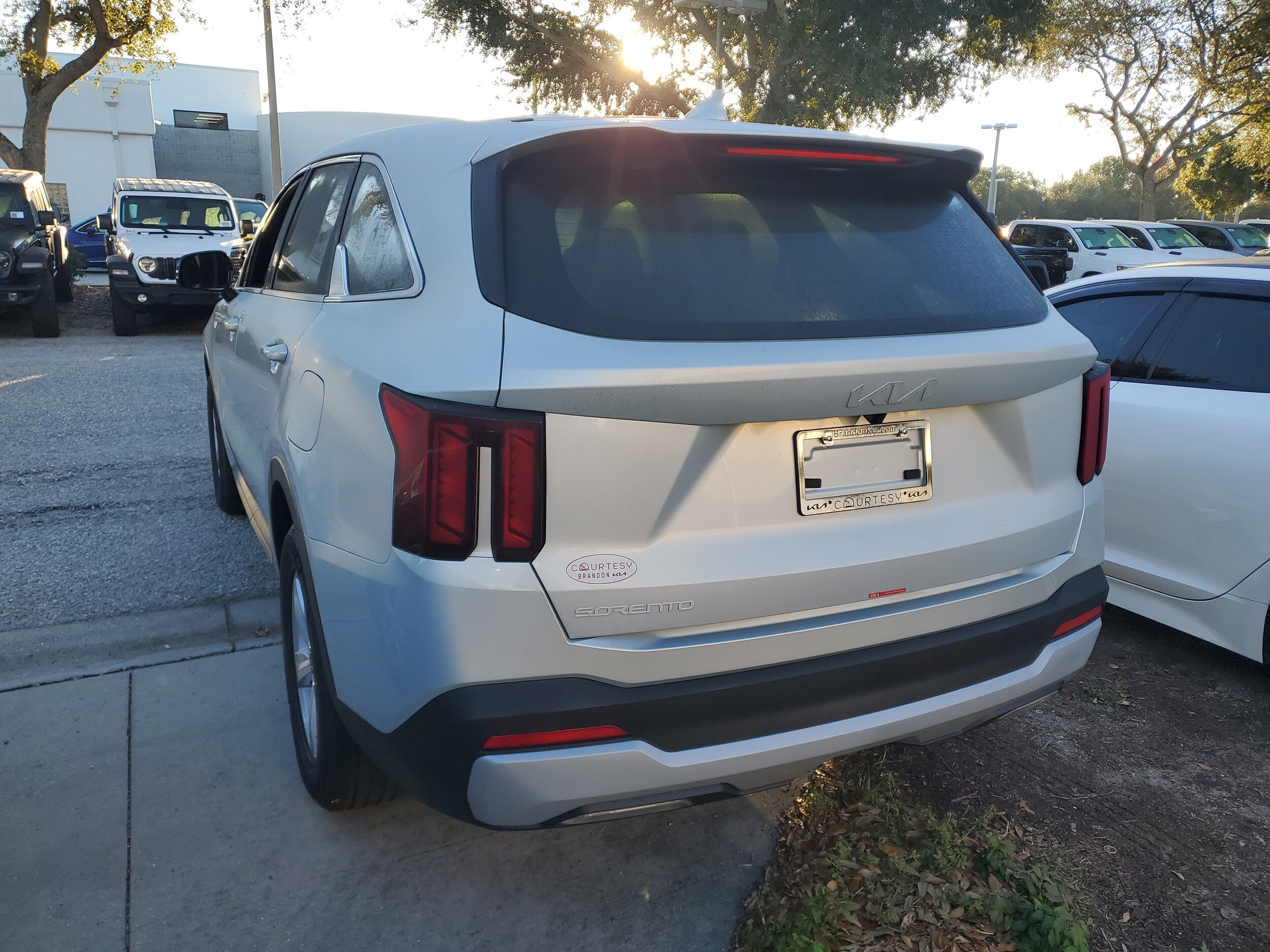 2026 Kia Sorento LX photo 2
