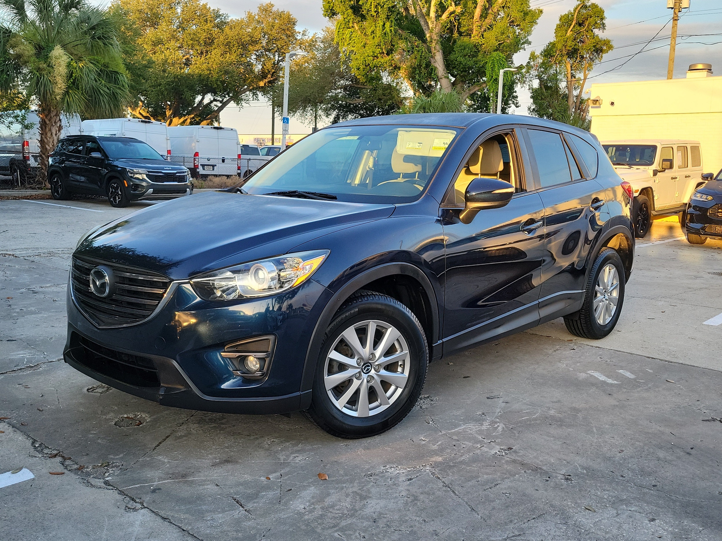2016 Mazda CX-5 Touring auto's photo