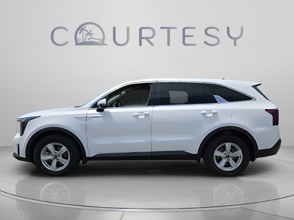 Used 2024 Kia Sorento LX SUV
