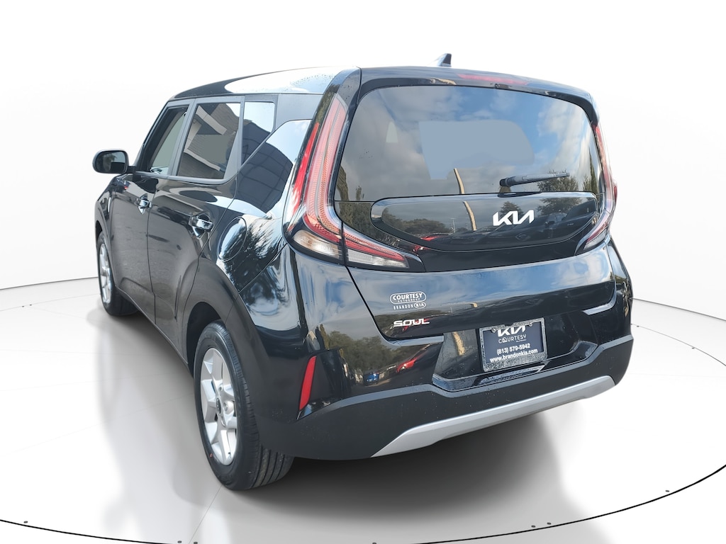 Certified 2023 Kia Soul LX Hatchback
