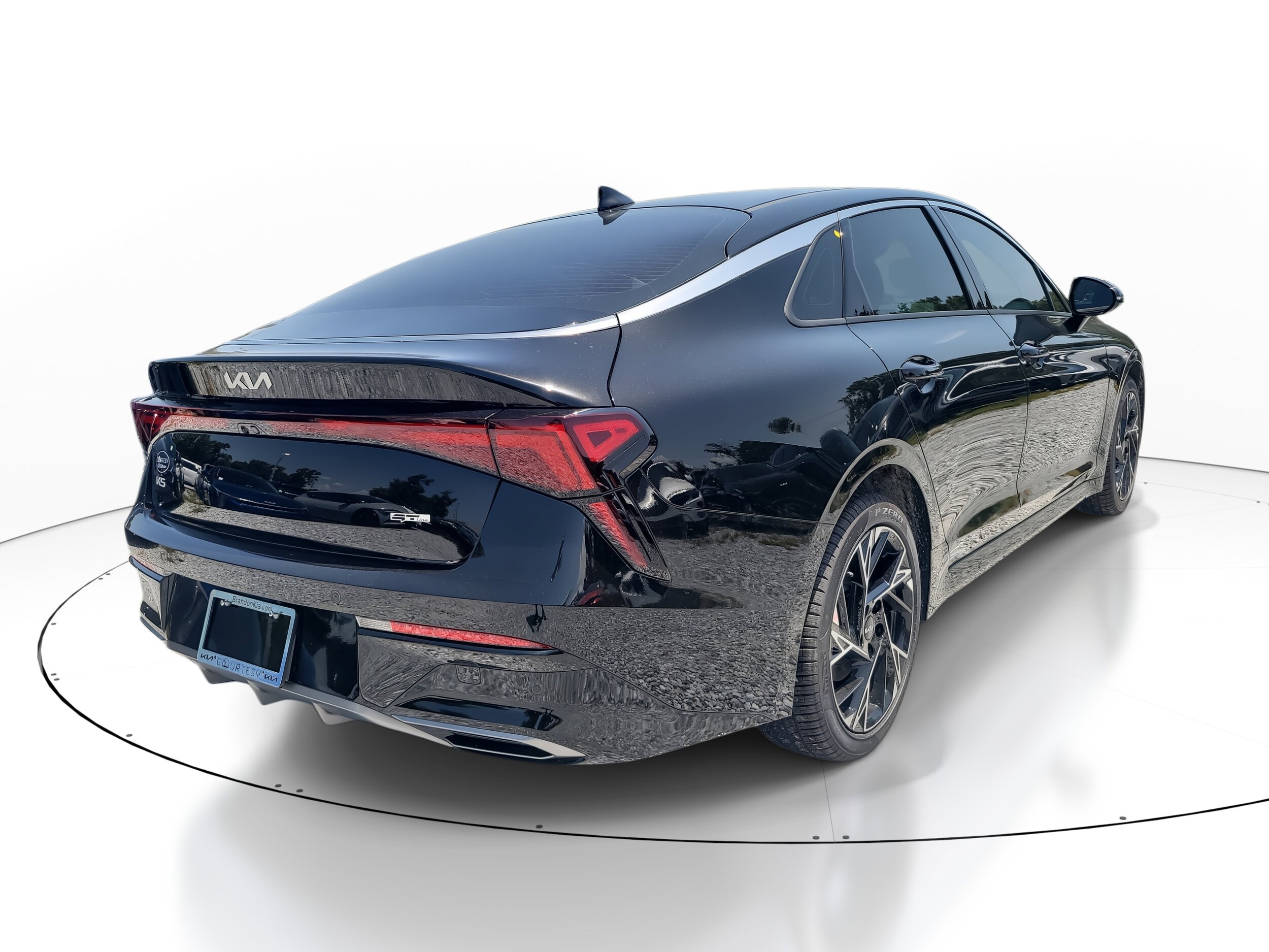 2025 Kia K5 GT-Line photo 3