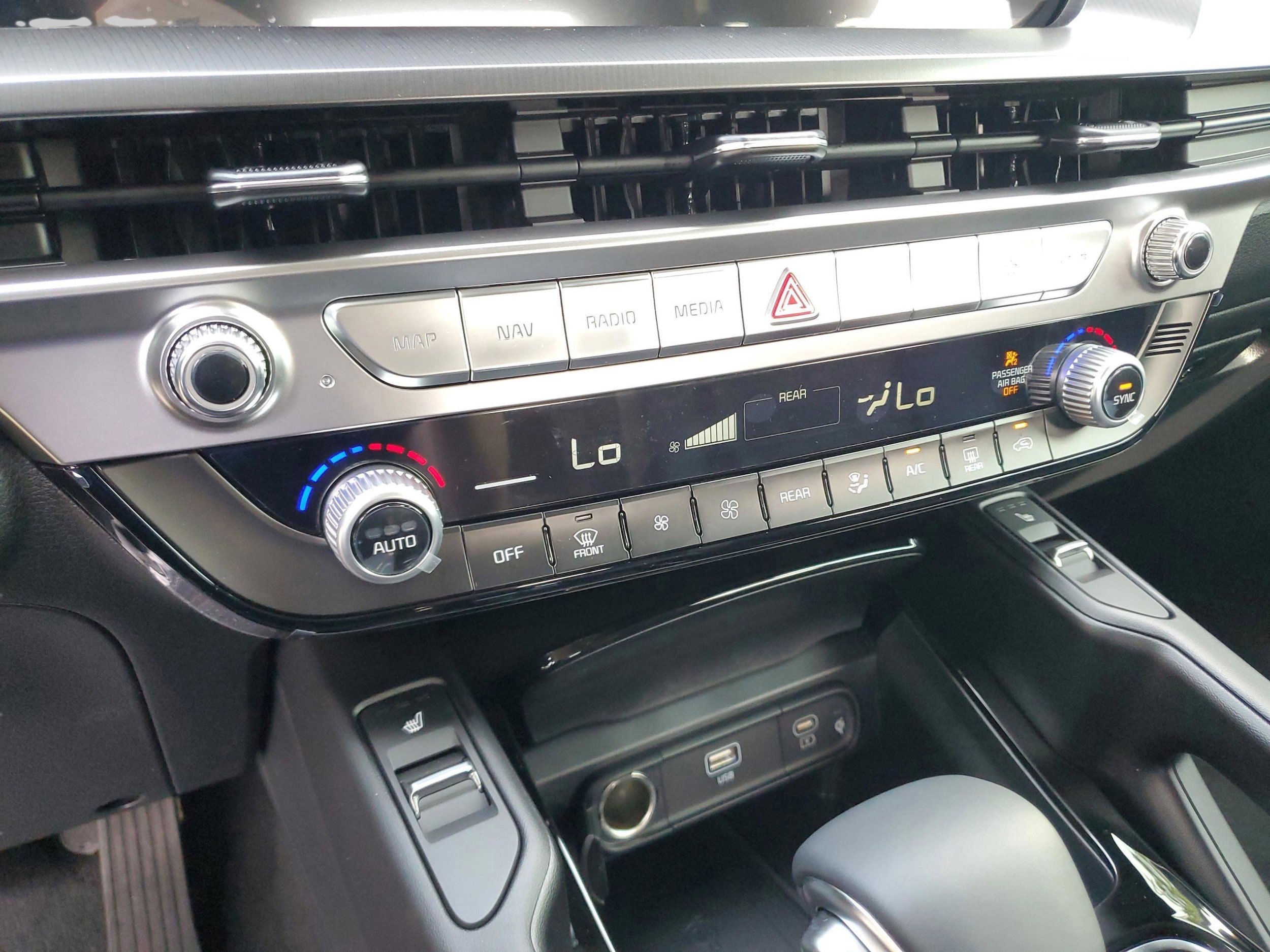 2025 Kia Telluride S - Photo 17