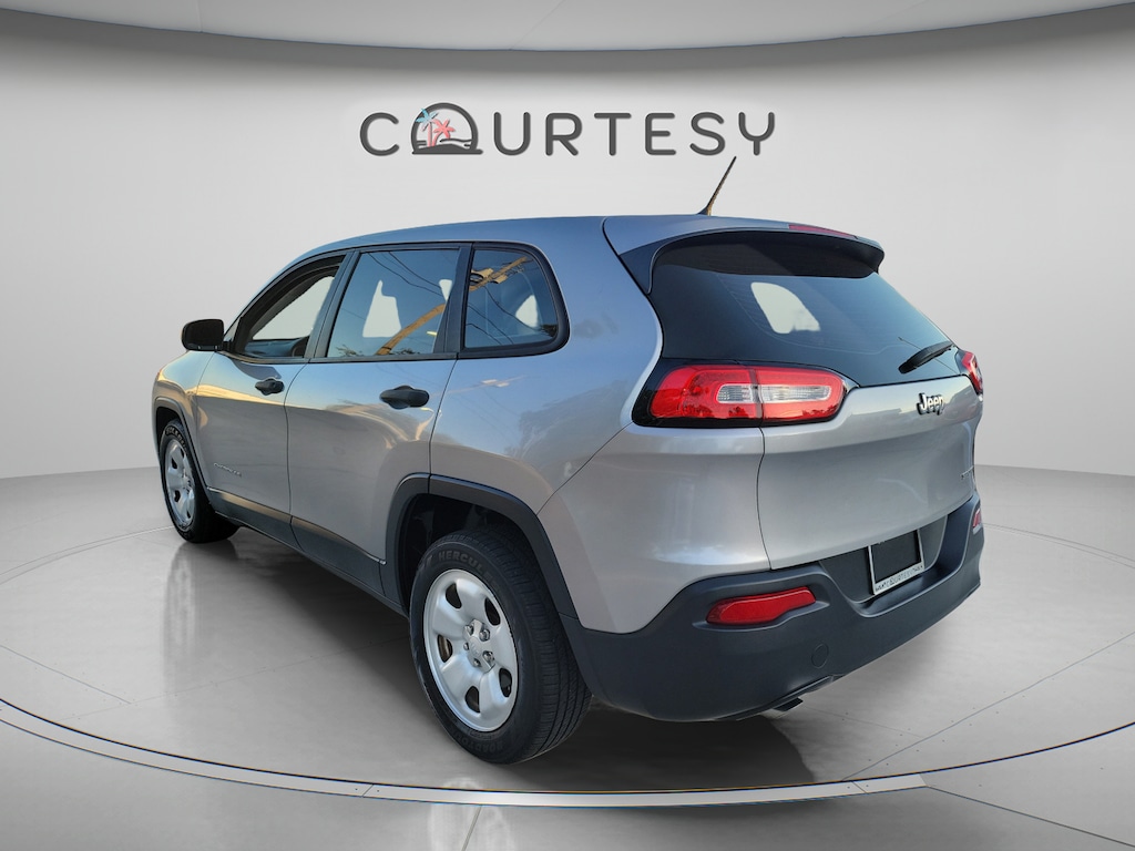 Used 2015 Jeep Cherokee Sport FWD SUV