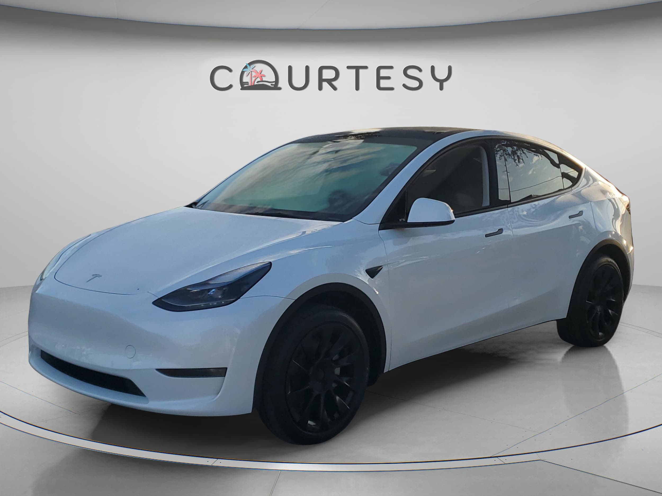 2025 Tesla Model Y Long Range Rear Wheel Drive's photo