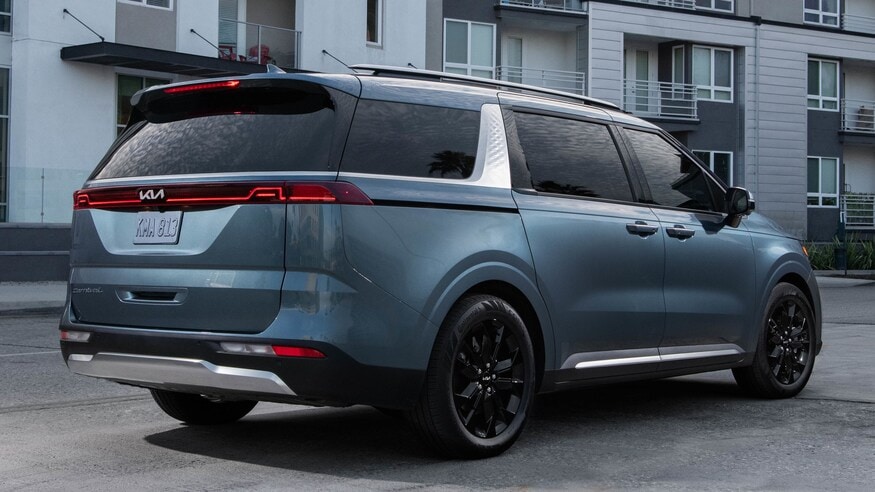 Kia Carnival Side