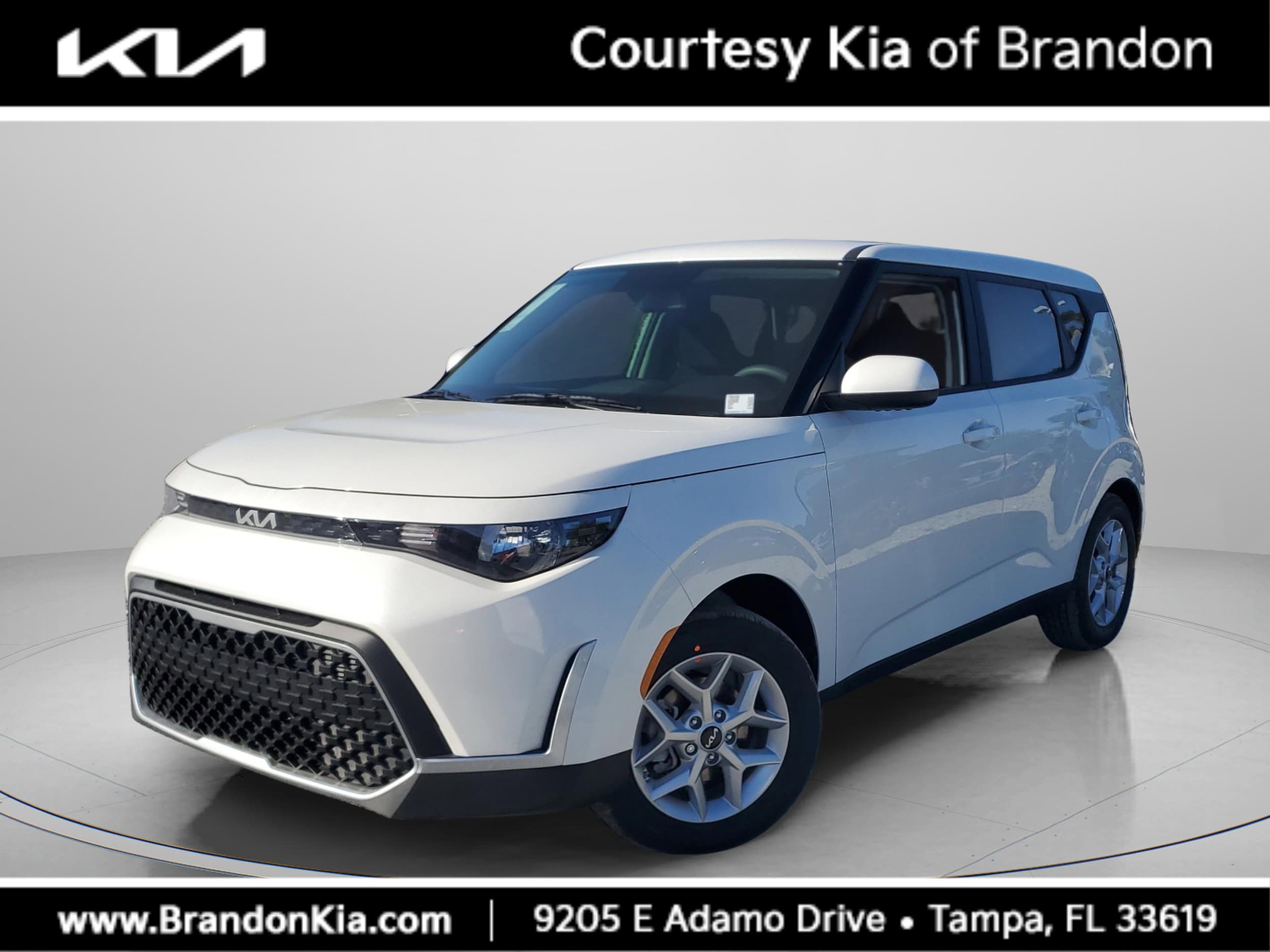 2025 Kia Soul LX's photo