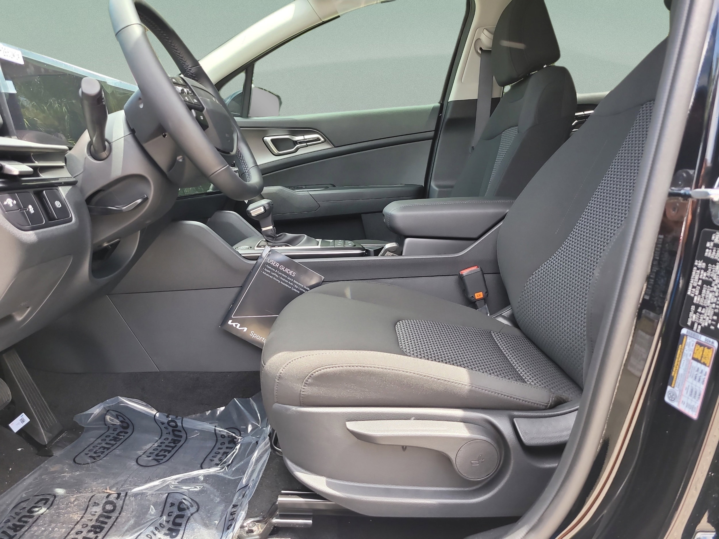 2026 Kia Sportage LX - Photo 18