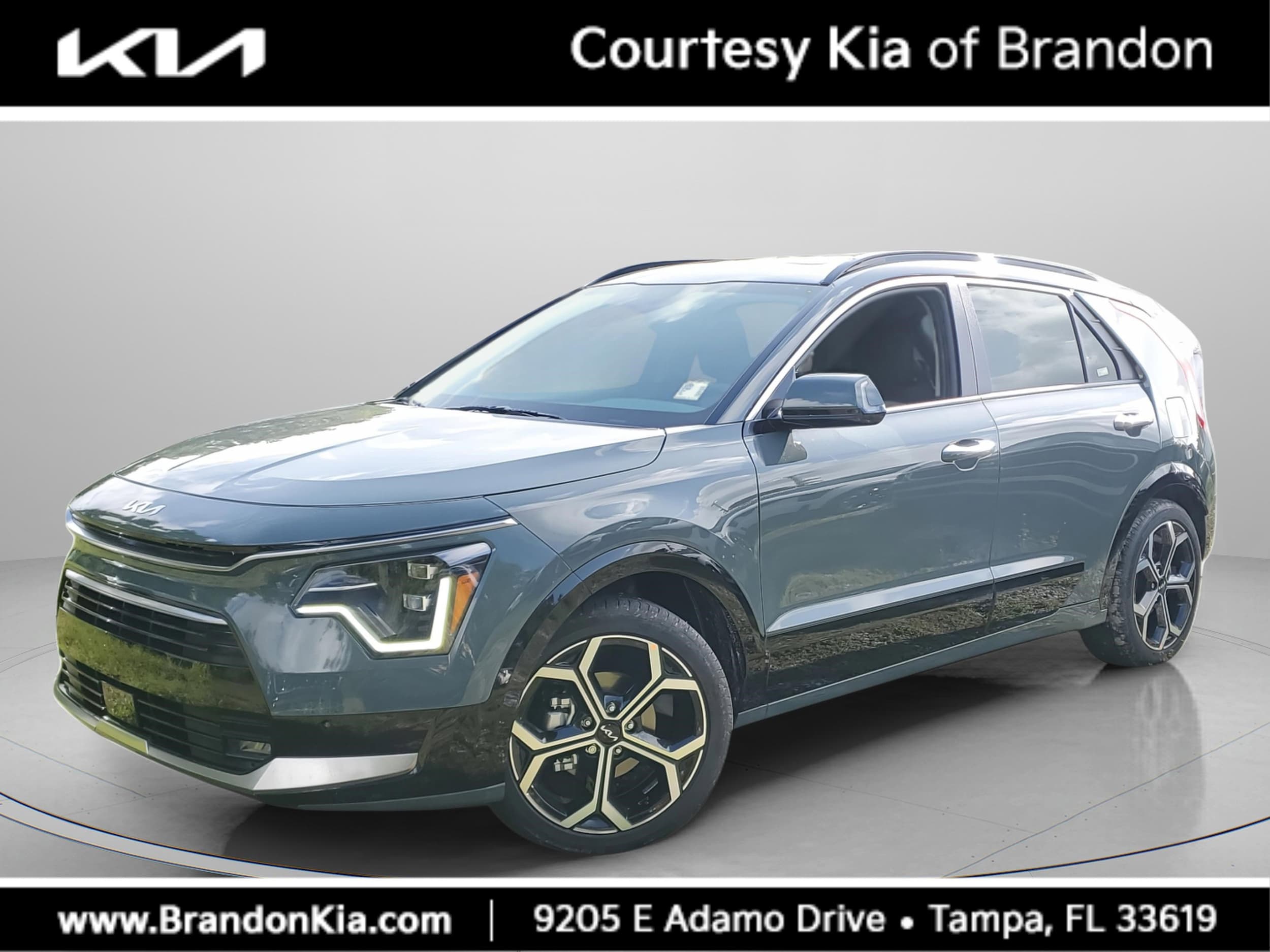 2025 Kia Niro SX Touring's photo