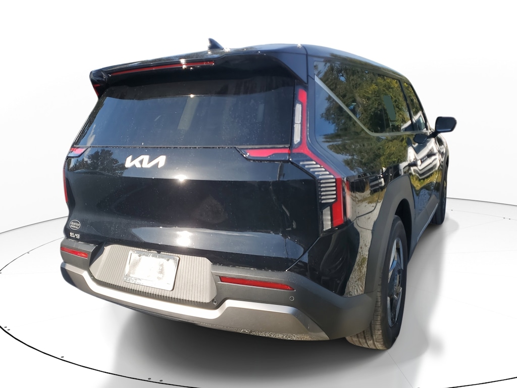 New 2026 Kia EV9 Light Short Range SUV