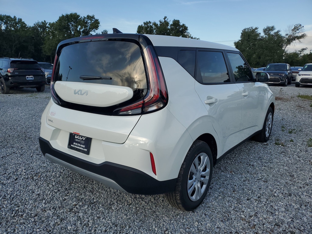 New 2025 Kia Soul LX Hatchback